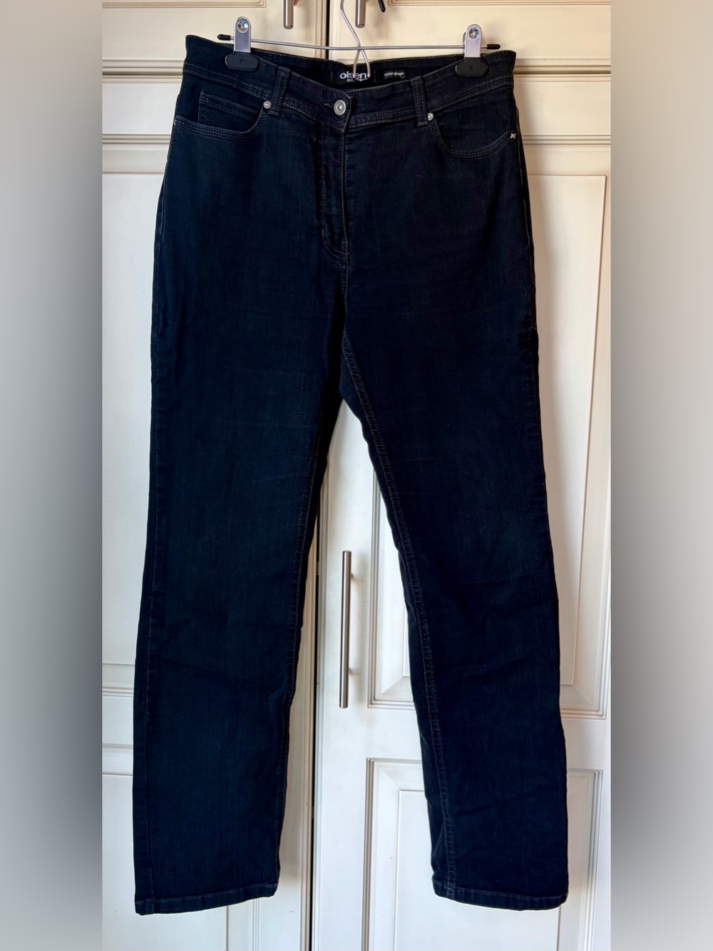 Olsen Europe Mona Straight-Leg Black Jeans. Sz 12.